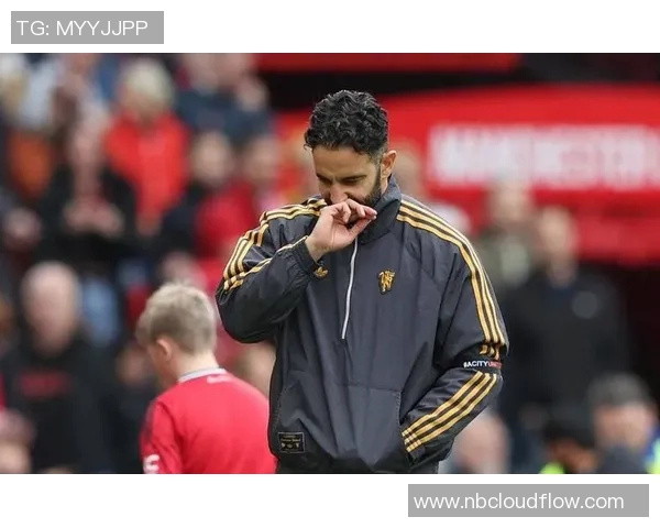 曼联队医团队球员伤病频发,阿莫林零伤停背后的科学训练方法解析 曼联队医团队球员伤病频发,阿莫林零伤停背后的科学训练方法解析